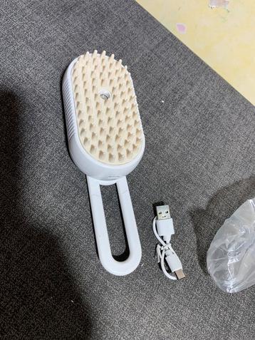 Nieuwe hond en Kattenborstel met Stoom beschikbaar voor biedingen