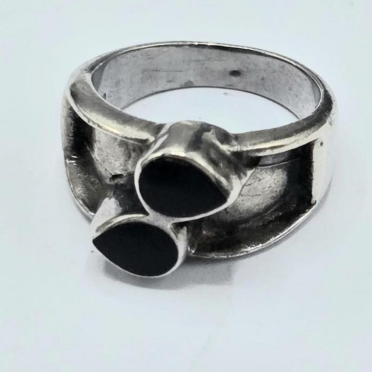 Zilveren Modernistische Ring met Onyx, Sieraden, Tassen en Uiterlijk, Ringen, Zo goed als nieuw, Dame, Kleiner dan 17, Zilver