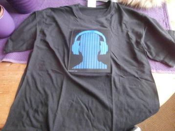 shirt t-shirt zwart bl geeft licht danst op geluiden feest M beschikbaar voor biedingen