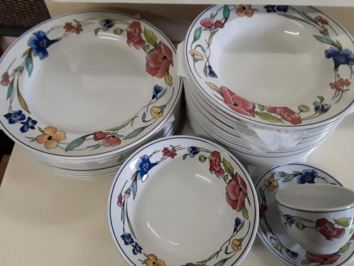 Alpine meadows serviesonderdelen servies, Huis en Inrichting, Keuken | Servies, Zo goed als nieuw, Overige stijlen, Porselein