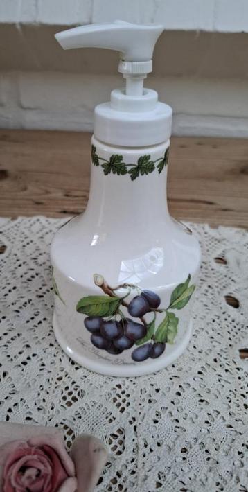 Portmeirion Pomona zeepdispenser, The Shropshire Damson beschikbaar voor biedingen