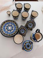 Servies uit Bretagne, ruim 60 jaar oud, Antiek en Kunst, Antiek | Servies compleet, Ophalen