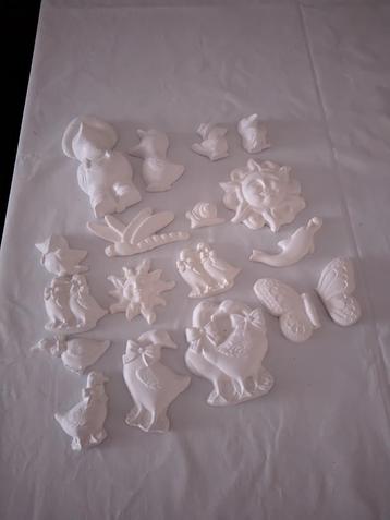 17 Gipsfiguren - Den Haag beschikbaar voor biedingen