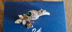 Swarovski toekan vogel broche nieuw, Ophalen of Verzenden, Nieuw, Zilver, Overige materialen