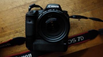 Canon EOS 7D + grip + EF 28-105mm f3.5-4.5 USM