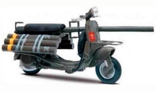 Atlas Vespa TAP 1956 grijs 1:18 nieuw in blisterverpakking, Hobby en Vrije tijd, Modelauto's | 1:18, Nieuw, Motor, Overige merken