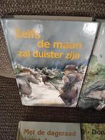 J.G. Veenhof - Zelfs de maan zal duister zijn, Ophalen of Verzenden, Gelezen, J.G. Veenhof