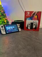 Nintendo Switch OLED (Wit), Spelcomputers en Games, Spelcomputers | Nintendo Switch, Ophalen, Zo goed als nieuw, Met 1 controller