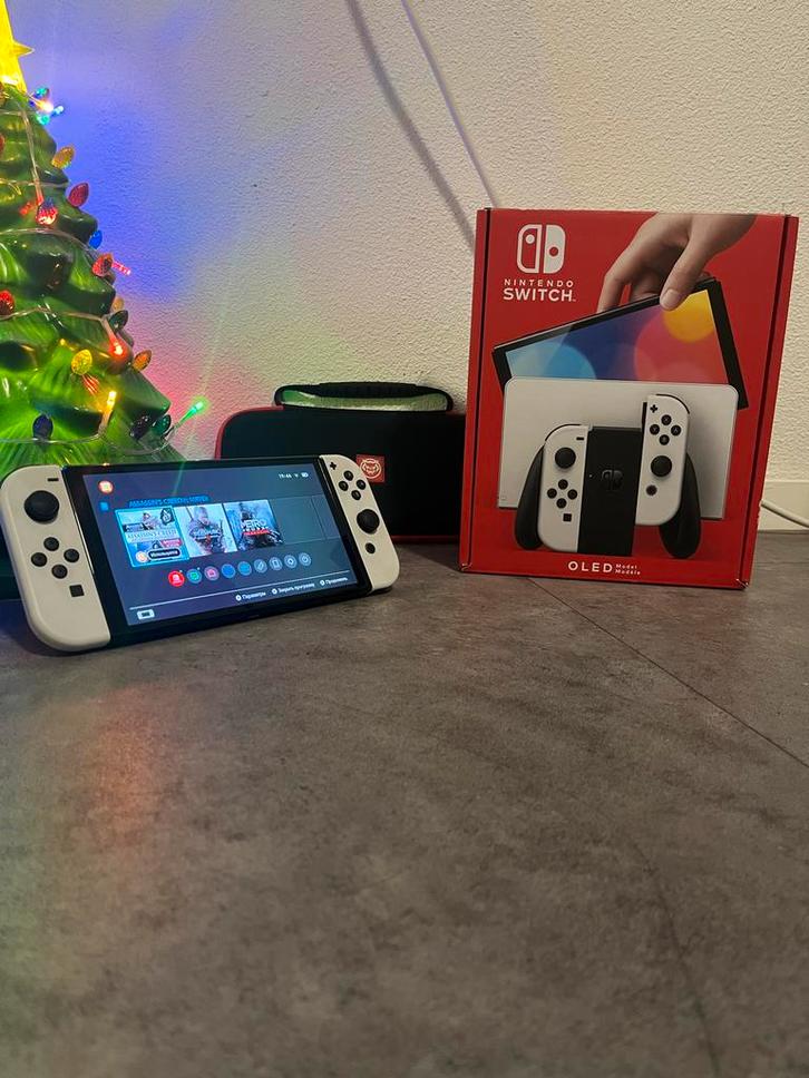 Nintendo Switch OLED (Wit), Spelcomputers en Games, Spelcomputers | Nintendo Switch, Zo goed als nieuw, Switch OLED, Met 1 controller