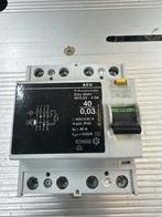 AEG Aardlekautomaat 4-polig 40A, Ophalen of Verzenden, Gebruikt, Schakelaar