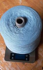 Lichtblauw/ grijs naaimachine haak garen Ruim 1300 gram koon, Hobby en Vrije tijd, Breien en Haken, Ophalen of Verzenden, Zo goed als nieuw