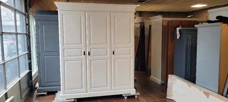 Linnenkasten, garderobe, slaapkamer brocante vintage kasten, Huis en Inrichting, Kasten | Overige, Zo goed als nieuw, Ophalen