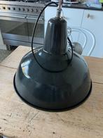 Twee vintage emaille hanglampen diameter ca. 45 cm, Zo goed als nieuw, Metaal, Minder dan 50 cm, Ophalen