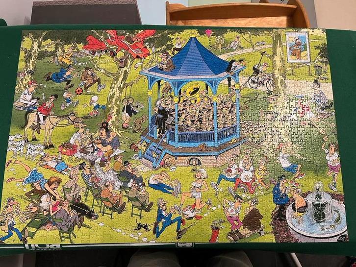 Jan van Haasteren - Het Muziekpaviljoen 1500 stukjes, Hobby en Vrije tijd, Denksport en Puzzels, Zo goed als nieuw, Legpuzzel