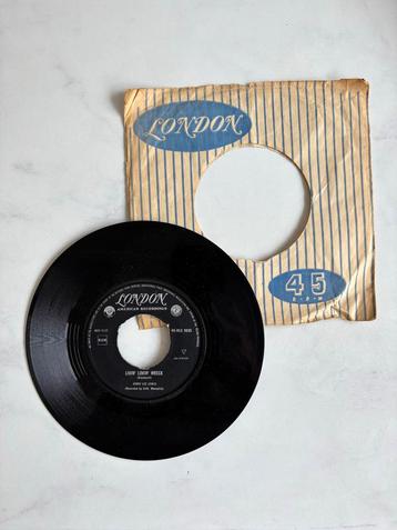 Vintage Vinyl Singles beschikbaar voor biedingen