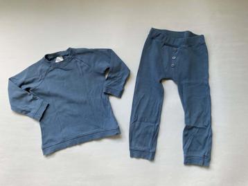 Mooie blauwe Koeka pyjama (98/104)  beschikbaar voor biedingen