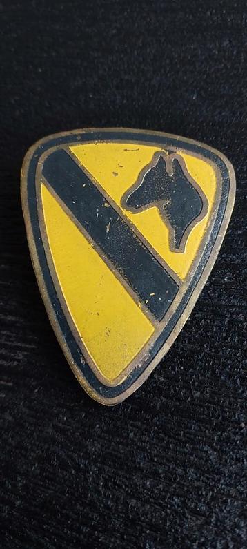 Beercan badge 1st Cavalry Vietnam periode  beschikbaar voor biedingen