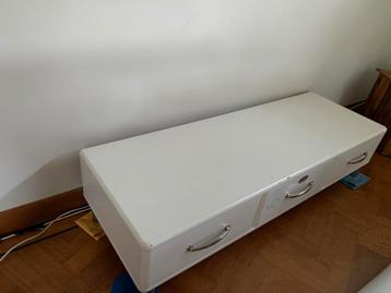 Gratis TV Meubel wit - Solide & Functioneel beschikbaar voor biedingen