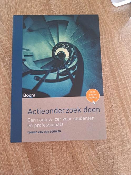 Tonnie van der Zouwen - Actieonderzoek doen, Boeken, Wetenschap, Zo goed als nieuw, Sociale wetenschap, Ophalen of Verzenden