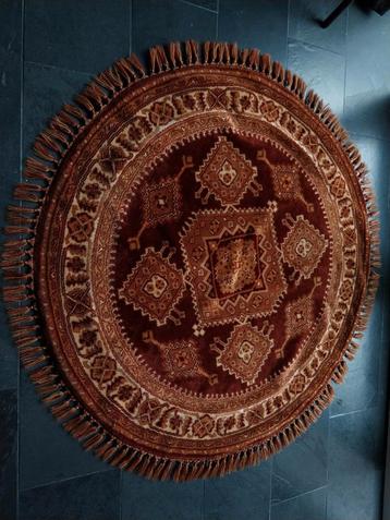 Vintage retro  rond kleed wol beschikbaar voor biedingen