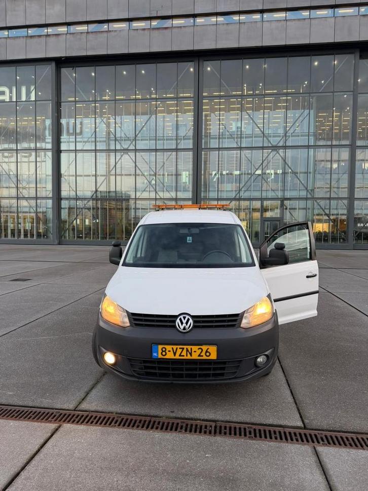 Volkswagen Caddy 1.6 D 75KW 2012, Auto-onderdelen, Carrosserie en Plaatwerk, Bumper, Volkswagen, Voor, Ophalen of Verzenden