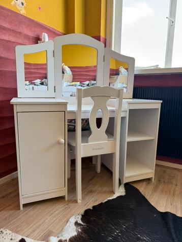Kinderkaptafel beschikbaar voor biedingen
