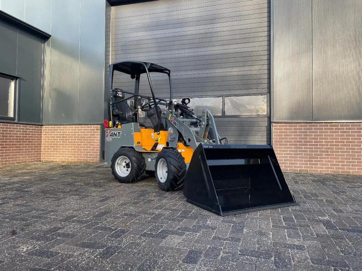 Giant G1200 DEMO - als nieuw mini shovel loader - Knikmops W, Zakelijke goederen, Machines en Bouw | Kranen en Graafmachines, Wiellader of Shovel