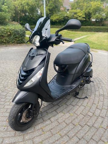 Zeer nette orginele Piaggio zip 50cc brom 4 takt MOET WEG beschikbaar voor biedingen