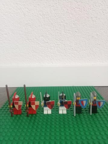 Lego Castle Classic Castle 15-1 Castle Figures beschikbaar voor biedingen