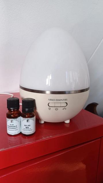 Aroma diffuser + colourchanging light beschikbaar voor biedingen