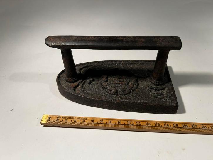 8x Antieke Gietijzeren Strijkijzers / Sad Irons, Antiek en Kunst, Antiek | Emaille, Ophalen