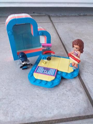 NIEUWSTAAT Olivia's hartvormige zomerdoos Lego Friends 41387 beschikbaar voor biedingen