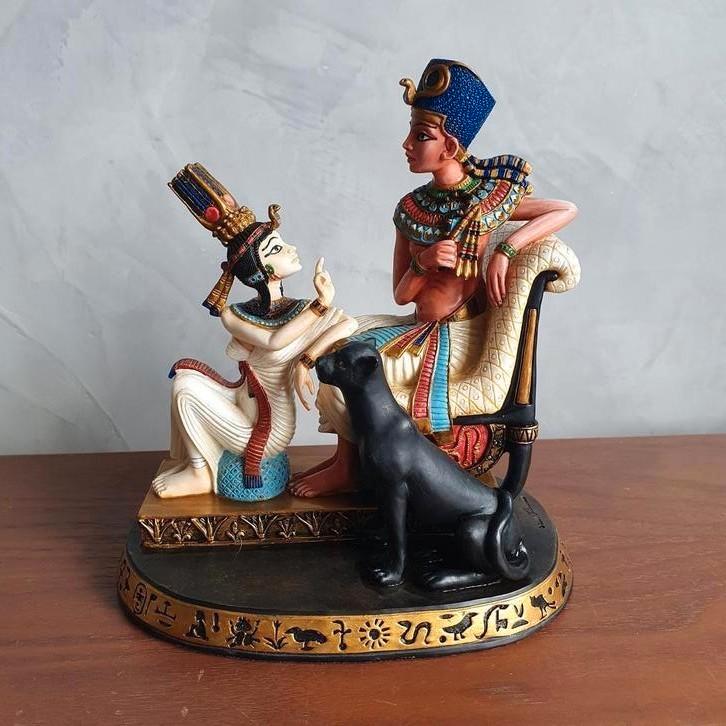 Mooi Egyptisch beeld met koning Toetanchamon en een panter, Verzamelen, Beelden en Beeldjes, Zo goed als nieuw, Ophalen of Verzenden