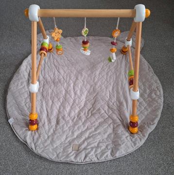 Babygym speelgoed van Fupa Vienna + Jollein speelkleed beschikbaar voor biedingen