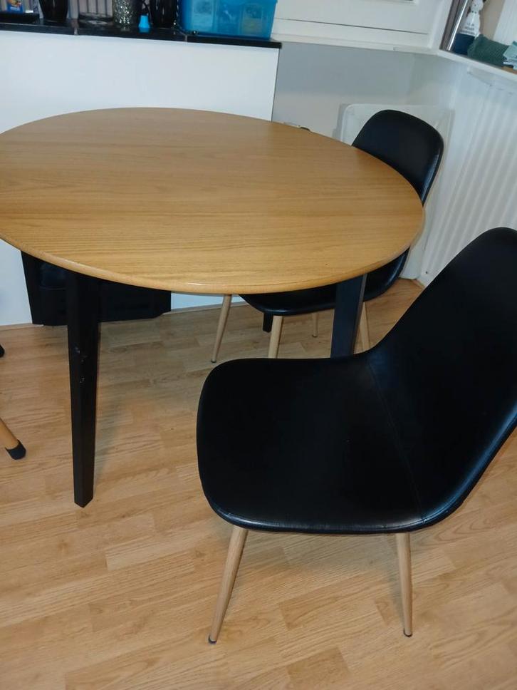 Ronde eettafel + 2 stoelen, Huis en Inrichting, Tafels | Eettafels, Gebruikt, 100 tot 150 cm, 100 tot 150 cm, Rond, Ophalen