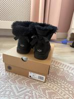 UGG mini Bailey Bow 32,5, UGG, Meisje, Ophalen of Verzenden, Laarzen