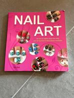 Nail Art boek - Stap voor stap nagels versieren, Boeken, Ophalen of Verzenden, Zo goed als nieuw, Overige onderwerpen