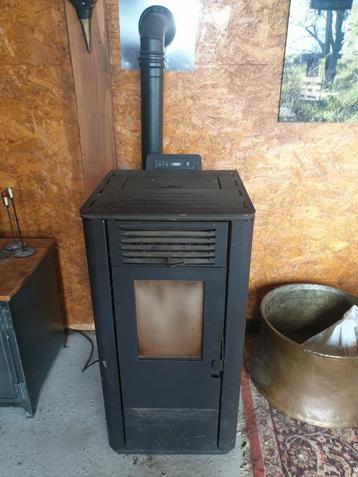 Pelletkachel Artel Easy S W 6 kw met buis beschikbaar voor biedingen