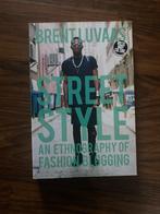 Street Style ethnography of fashion blogging Brent Luvaas, Ophalen of Verzenden, Zo goed als nieuw, Mode algemeen, Brent luvaas