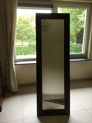 Passpiegel staand hout beschikbaar voor biedingen