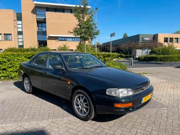 Camry onderdelen te koop. Startmotor en plaatwerk beschikbaar voor biedingen