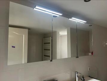 1 spiegelkast incl led verlichting. 150 bij 60cm beschikbaar voor biedingen