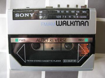 walkman sony WM-F55  jaren  80  beschikbaar voor biedingen