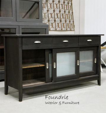 Dressoir beschikbaar voor biedingen