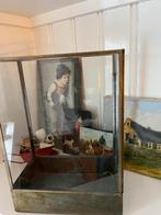 vitrinekast met messing details, Ophalen, Zo goed als nieuw