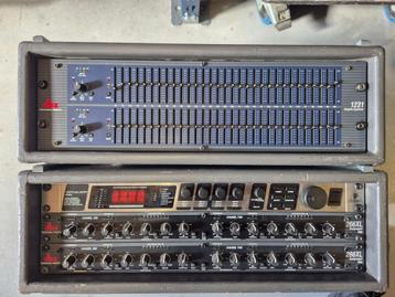 set effecten en EQ netjes in binnenracks beschikbaar voor biedingen