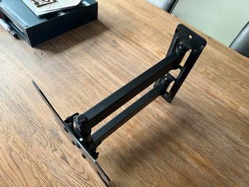 TV Wall Mount - Verstelbare TV Beugel beschikbaar voor biedingen