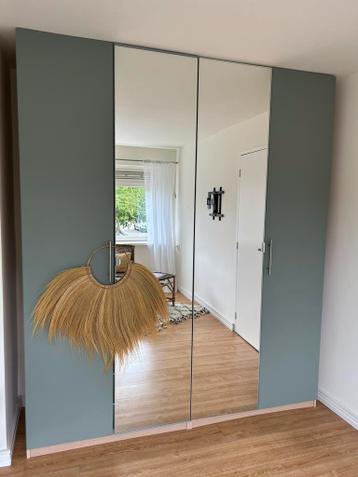 Ikea Pax kleding kast met spiegel deuren 200x60x236 cm - afbeelding 1