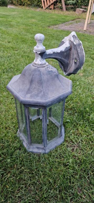 Werkende Wandlamp / Buitenlamp beschikbaar voor biedingen