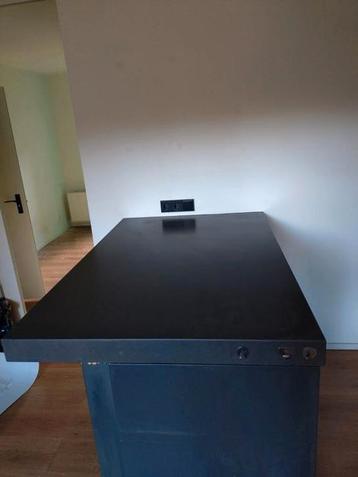 Massief Stenen werkblad(en) beschikbaar voor biedingen